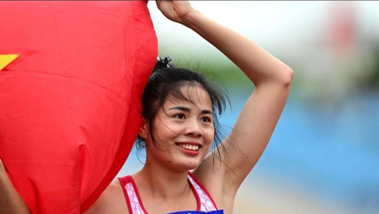 Nguyen Thi Huyen in the final of 400m female athletics in Asia 2023 - Photo 1
