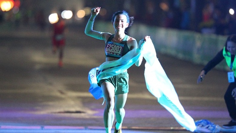 Nguyen Thi Oanh set a record, surpassed the Thai athletes to win the international marathon 2023 - Photo 3