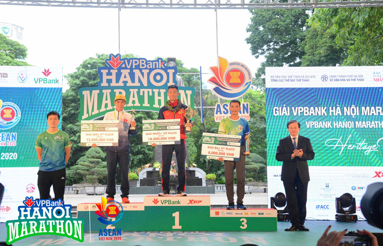 VPBank Hanoi Marathon was chosen to marry the player to attend the SEA Games 31 - Photo 1