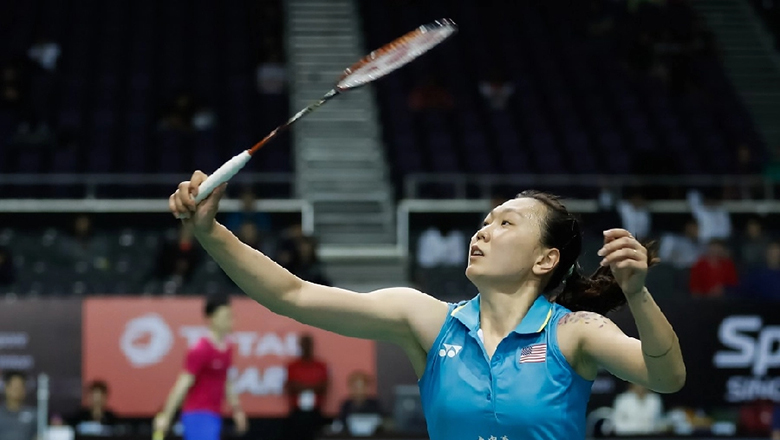 'Old lady' Zhang Beiwen in the final of the US Badminton Expansion 2025 - Photo 1