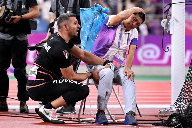 Athletics referee in ASIAD 19 broke legs because of the weightlifting weight - Photo 1