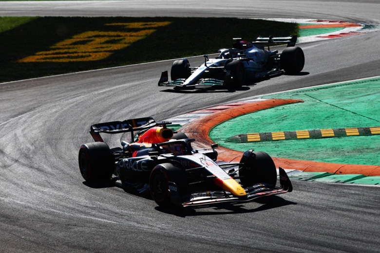 F1 results F1 Italian GP: Verstappen first after the car is safe, booed by the host fans - Photo 2