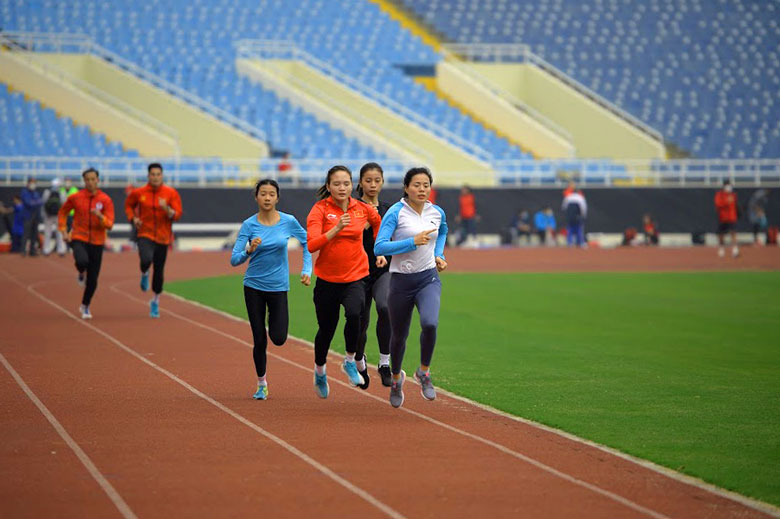 Golden Girl Nguyen Thi Huyen started the SEA Games with the championship of Ho Chi Minh City speed trophy 2022 - Photo 1
