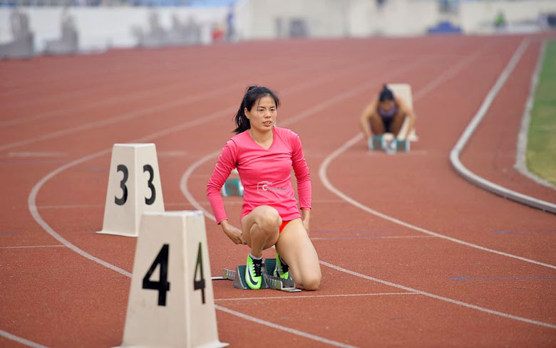 Golden Girl Nguyen Thi Huyen started the SEA Games with the championship of Ho Chi Minh City speed trophy 2022 - Photo 2
