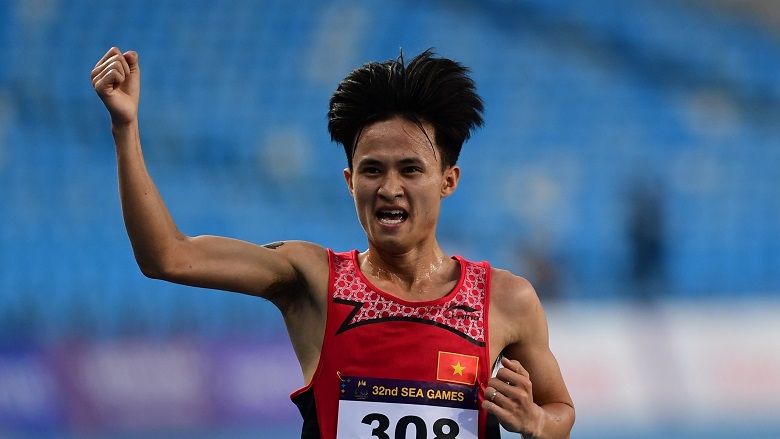 Trung Cuong won a gold medal to cross the fence of 3,000 meters, helping Vietnamese athletics compared to Thailand - Photo 1