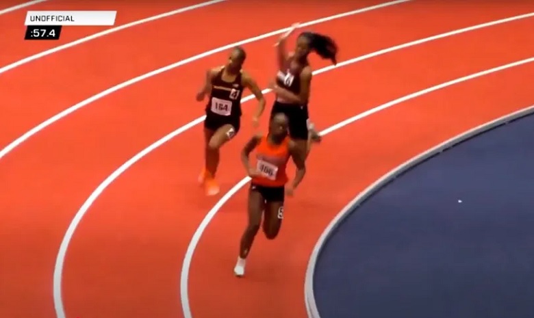 Running problem: athletes were beaten by rivals with relay sticks, suspected skull broken - Photo 1