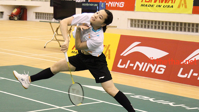 Thuy Linh see Ratchanok Intanon again in the World Championship Badminton 2025 - Photo 1